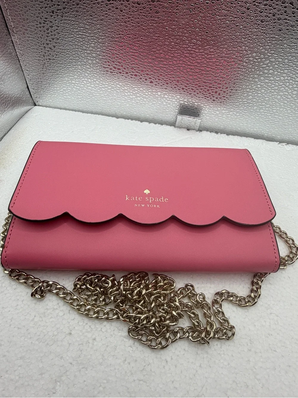 kate spade pink scalloped-edge leather crossbody with gold logo